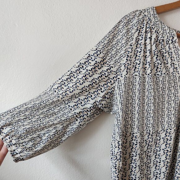 Anthropologie SKIES ARE BLUE Cream Navy balloon sleeve blouse size S Top V Neck - Picture 4 of 11